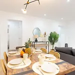 Gorgeous Renovated 2br Ac
