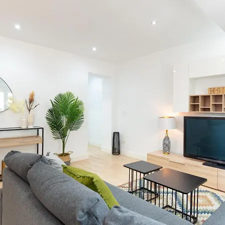 Gorgeous Renovated 2br Ac *