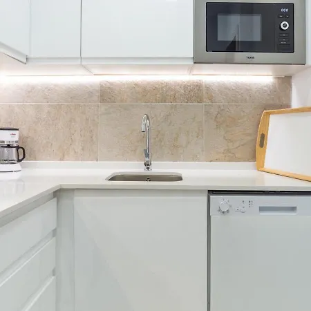 Gorgeous Renovated 2br Ac